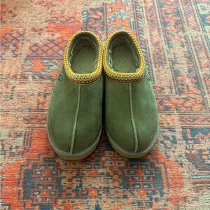 Ugg Tasman Slippers (W10) in Green/Antilope